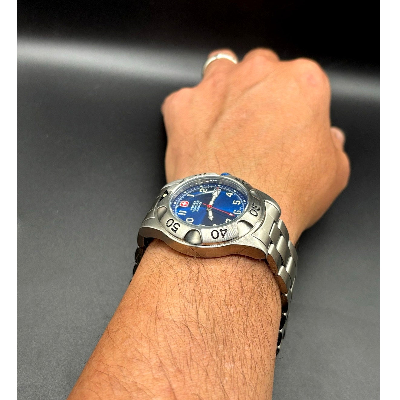 Wenger 79958 Swiss Military Blue Dial Stainless Steel 100M Men's Watch NOS