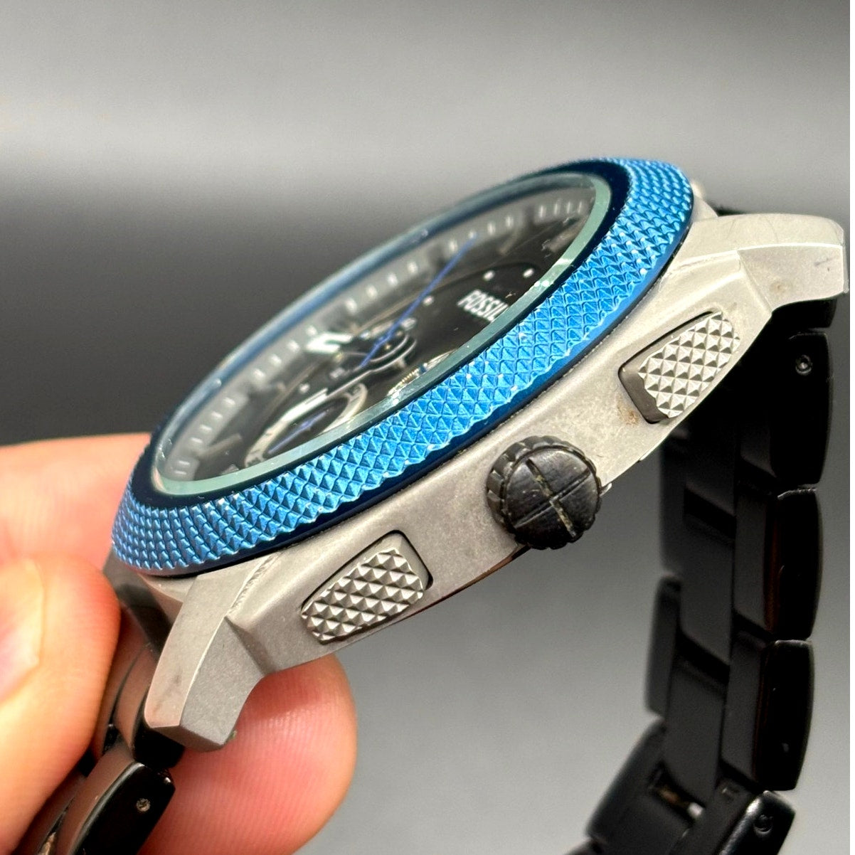 Fossil Machine FS4659 Men’s Chronograph Blue Bezel Gray Dial Black IP Watch