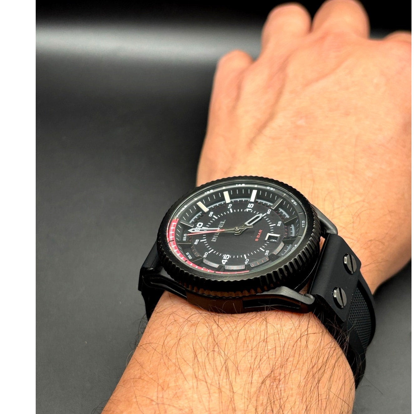 Diesel DZ1760 Rollcage Men’s Quartz Watch Black Dial Silicone Strap 46mm NIBWT