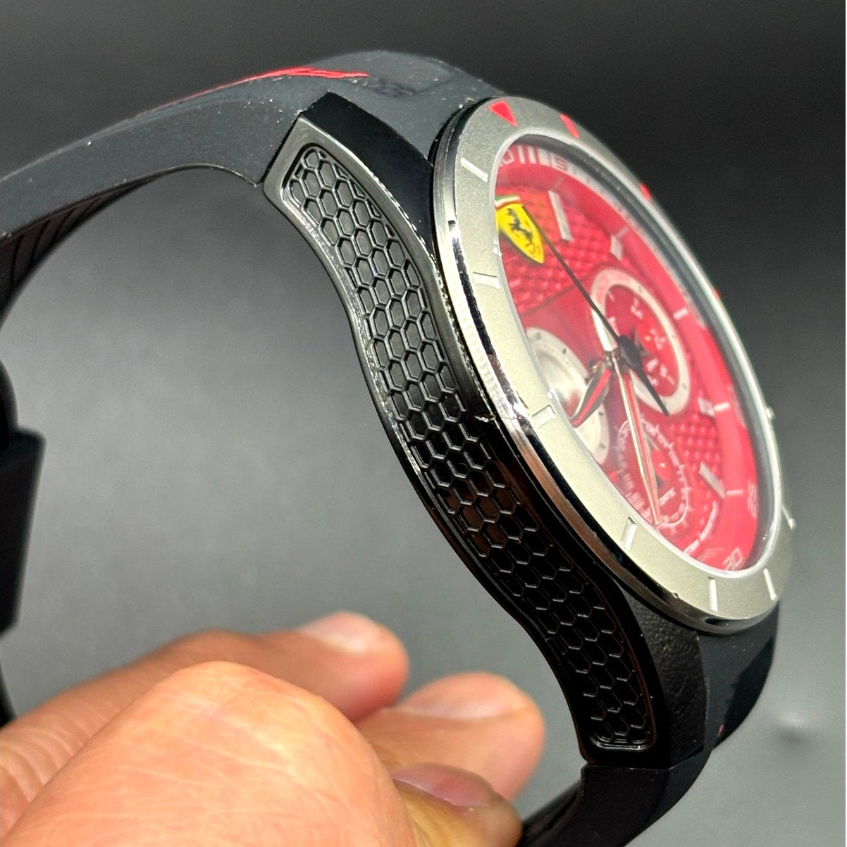 Ferrari Red Rev T 830437 Red Dial Quartz Men’s 44mm Watch NIBWT