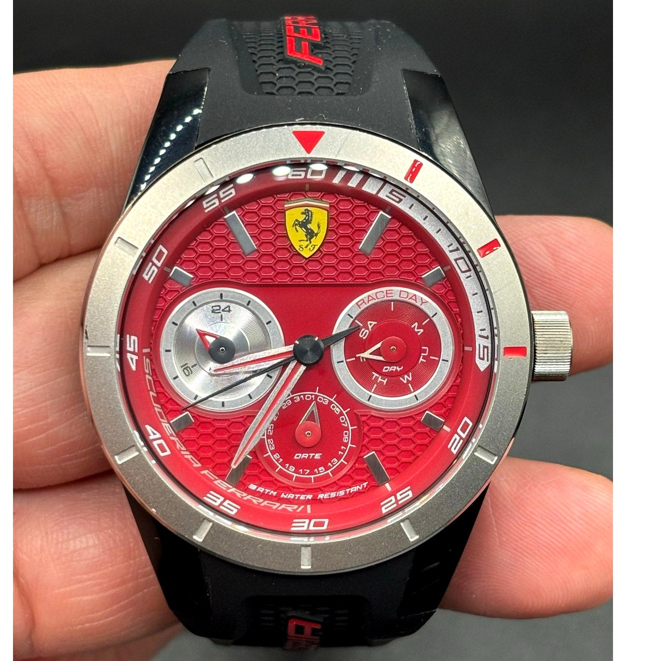 Ferrari Red Rev T 830437 Red Dial Quartz Men’s 44mm Watch NIBWT