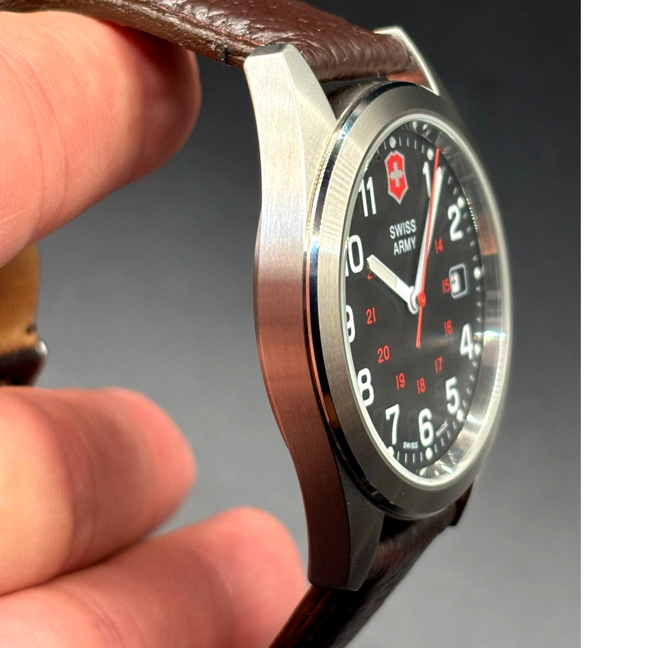 Victorinox Swiss Army Garrison 241083 Black Dial 40mm Leather Watch