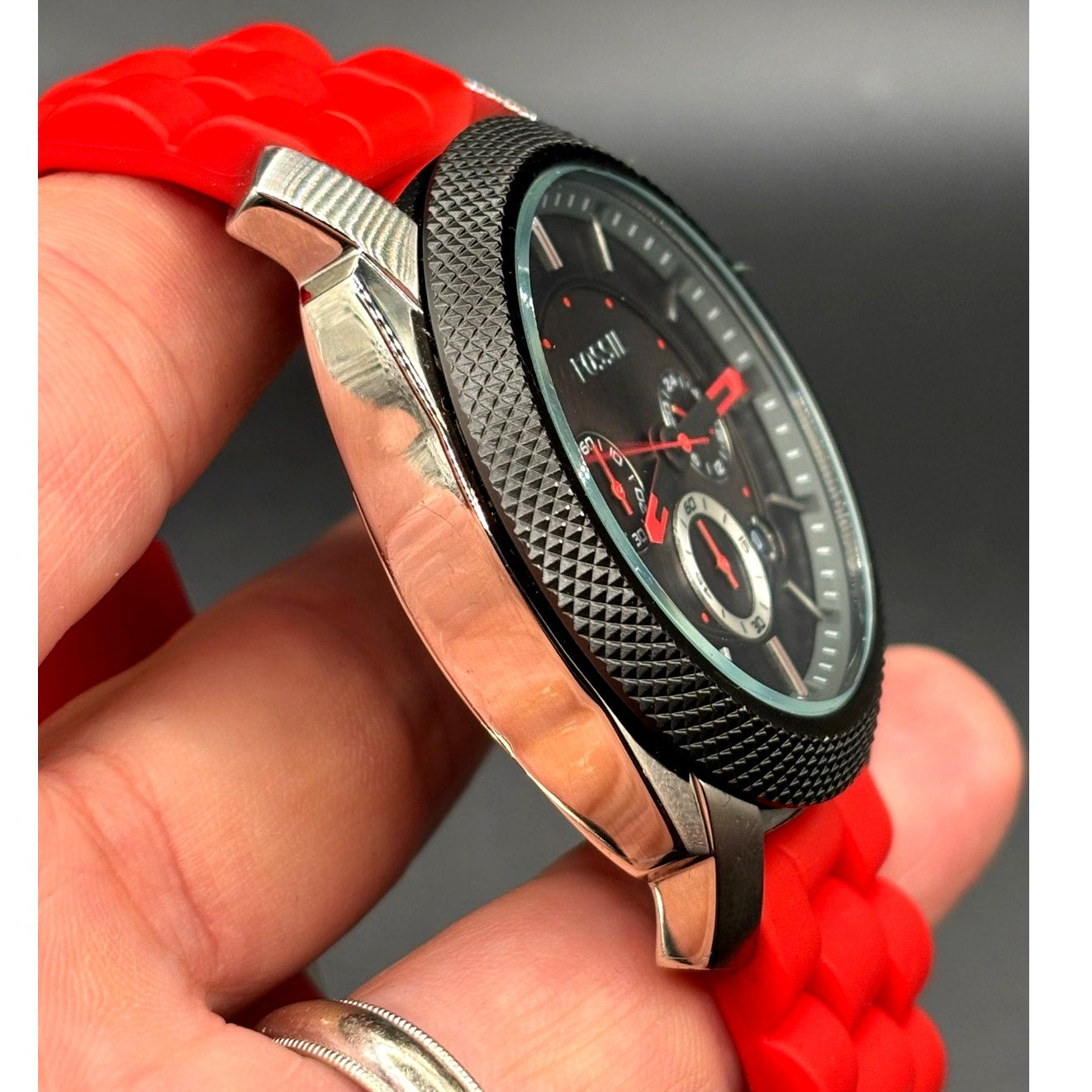 Fossil FS4598 Machine Chronograph Men’s Silver Red Silicone Strap Watch