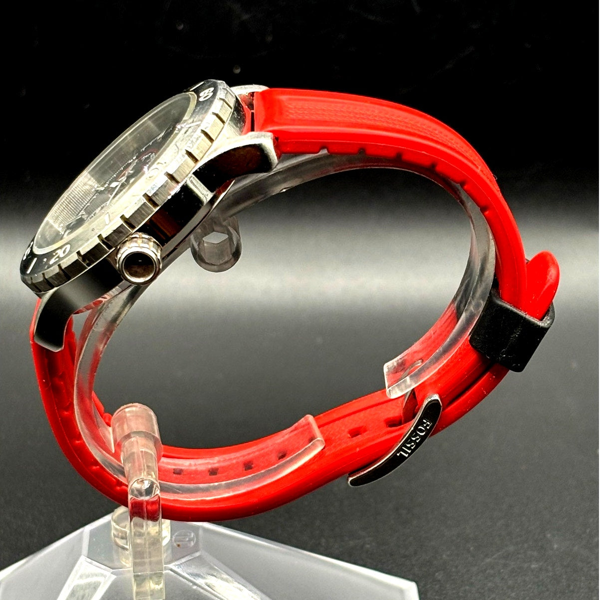Fossil Kipton BQ1061 Black Dial Red Silicone Strap Multifunction Watch 42mm