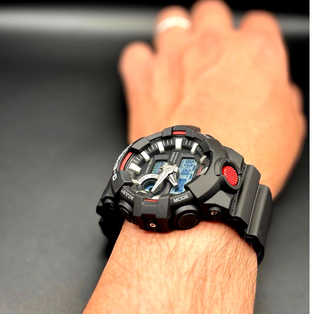 Casio G Shock GA700-1A Men’s Black Red Analog Digital 200M NIBWT