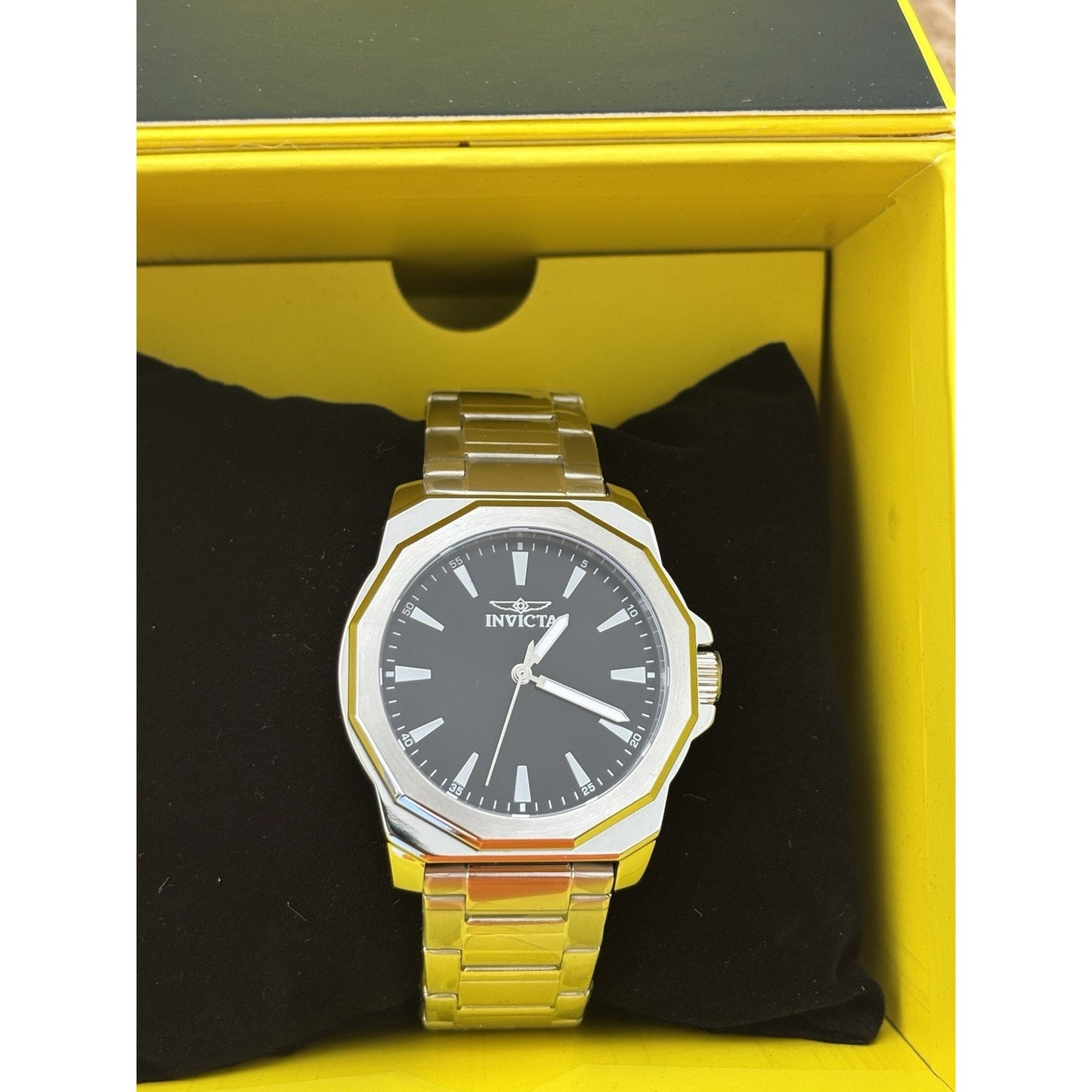 Invicta Speedway 46831 42mm Steel Black Dial Quartz New In Original Box and Tag
