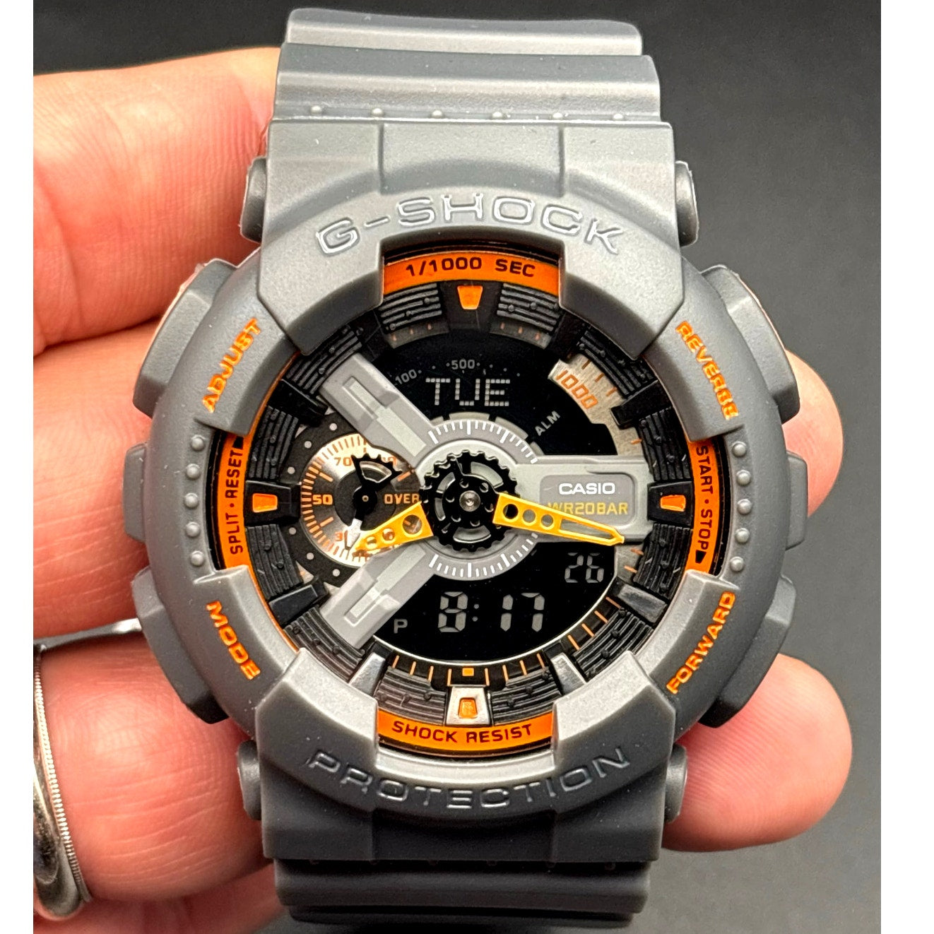 Casio Men's GA-110TS-1A4 G-Shock Analog-Digital Watch With Grey Resin Band NIBWT