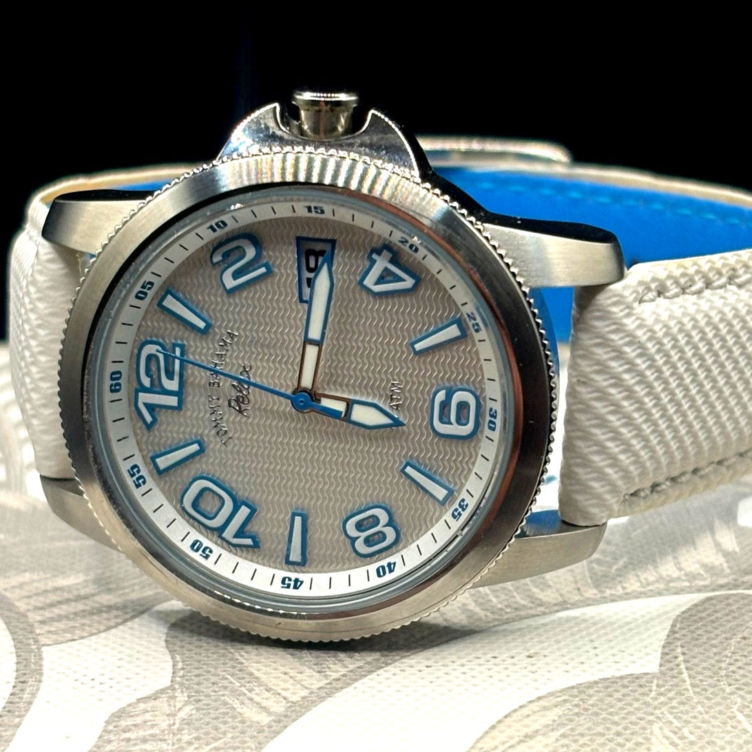 Tommy Bahama Relax RLX2017 Women’s 36mm White Blue Quartz Watch Full Set
