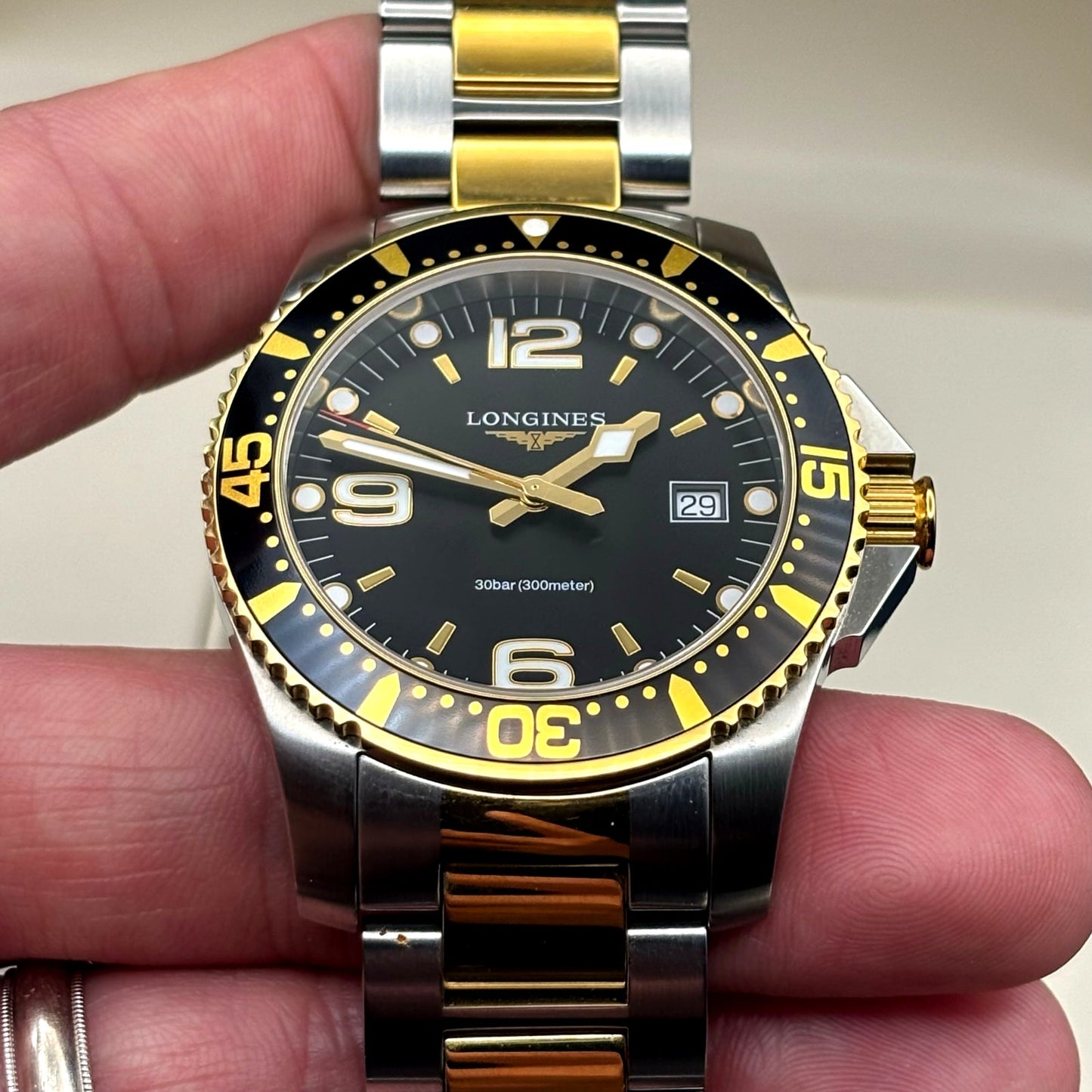Longines HydroConquest L3.740.3.56.7  Mens 41mm Two-Tone Black Dial Diver Watch