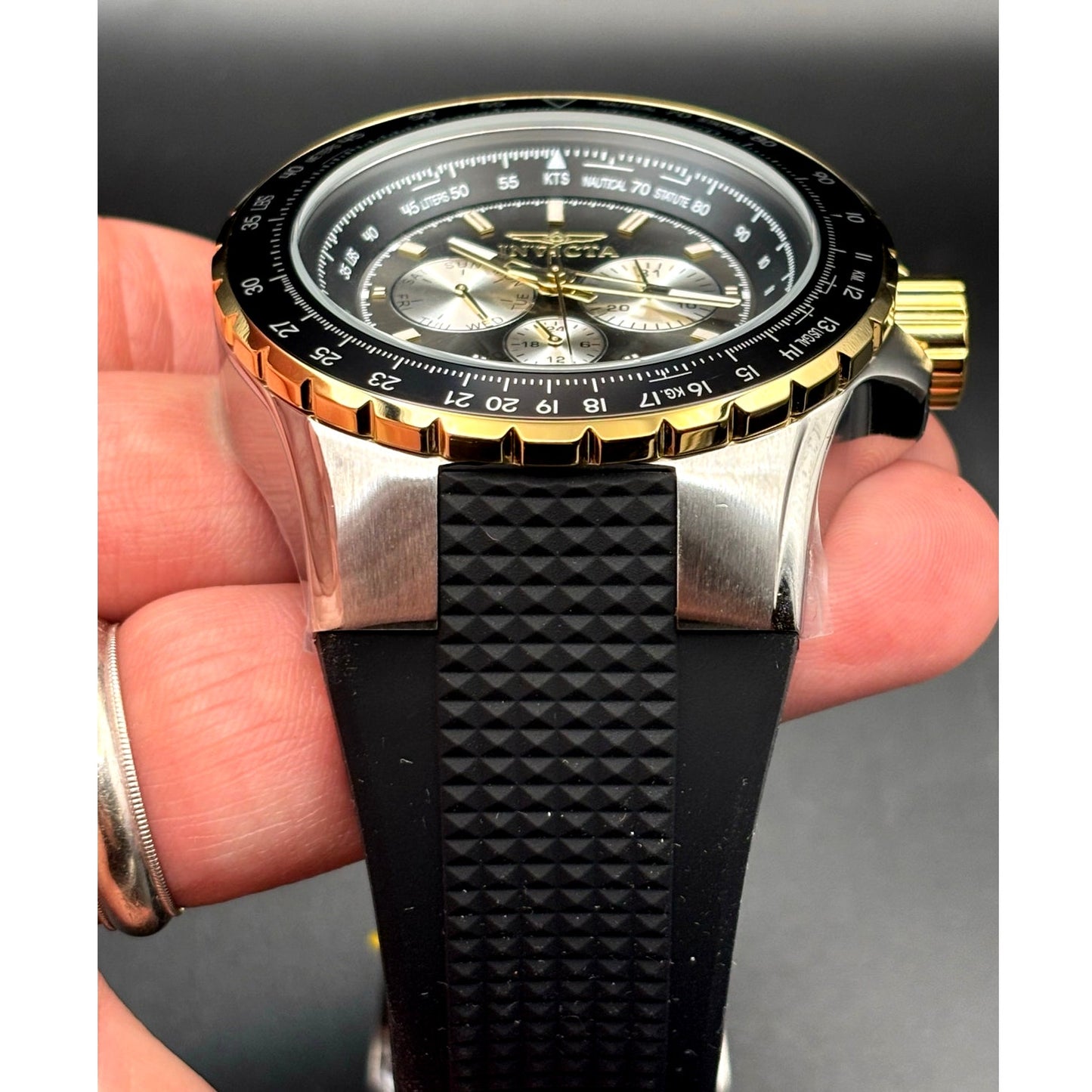 Invicta 33029 Aviator Skyshock Men’s Black Dial Gold Bezel Silicone Watch NIBWT