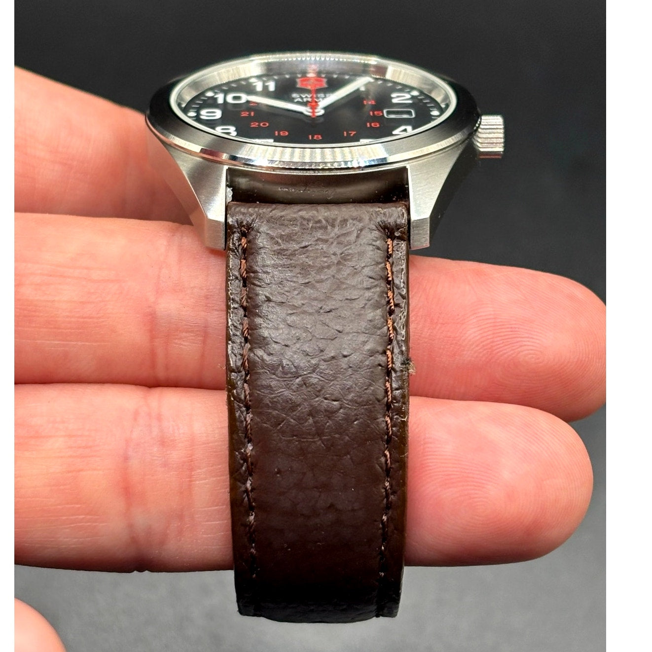 Victorinox Swiss Army Garrison 241083 Black Dial 40mm Leather Watch