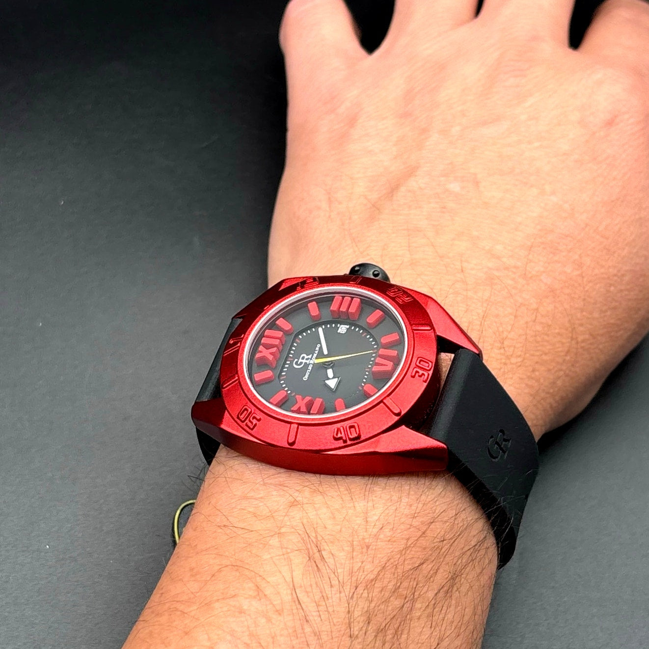 Giulio Romano Men’s Termoli GR-6000-17-004 Red Bezel Black Rubber Watch LNIB