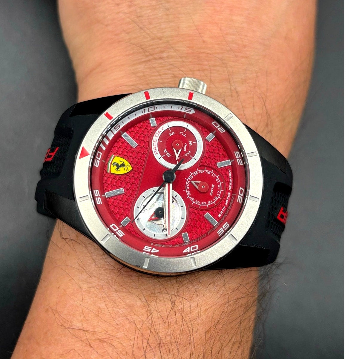 Ferrari Red Rev T 830437 Red Dial Quartz Men’s 44mm Watch NIBWT