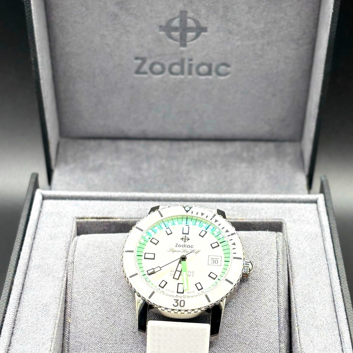 Zodiac Super Sea Wolf ZO9309 Automatic Compression Diver COSC Men”s Watch NIBWT