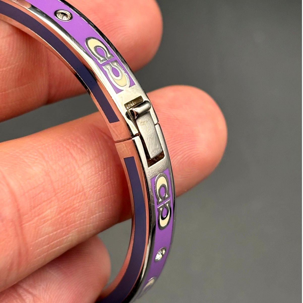 Coach CY053 Kissing Signature Enamel Hinged Bangle Purple and Blue Color NIBWT