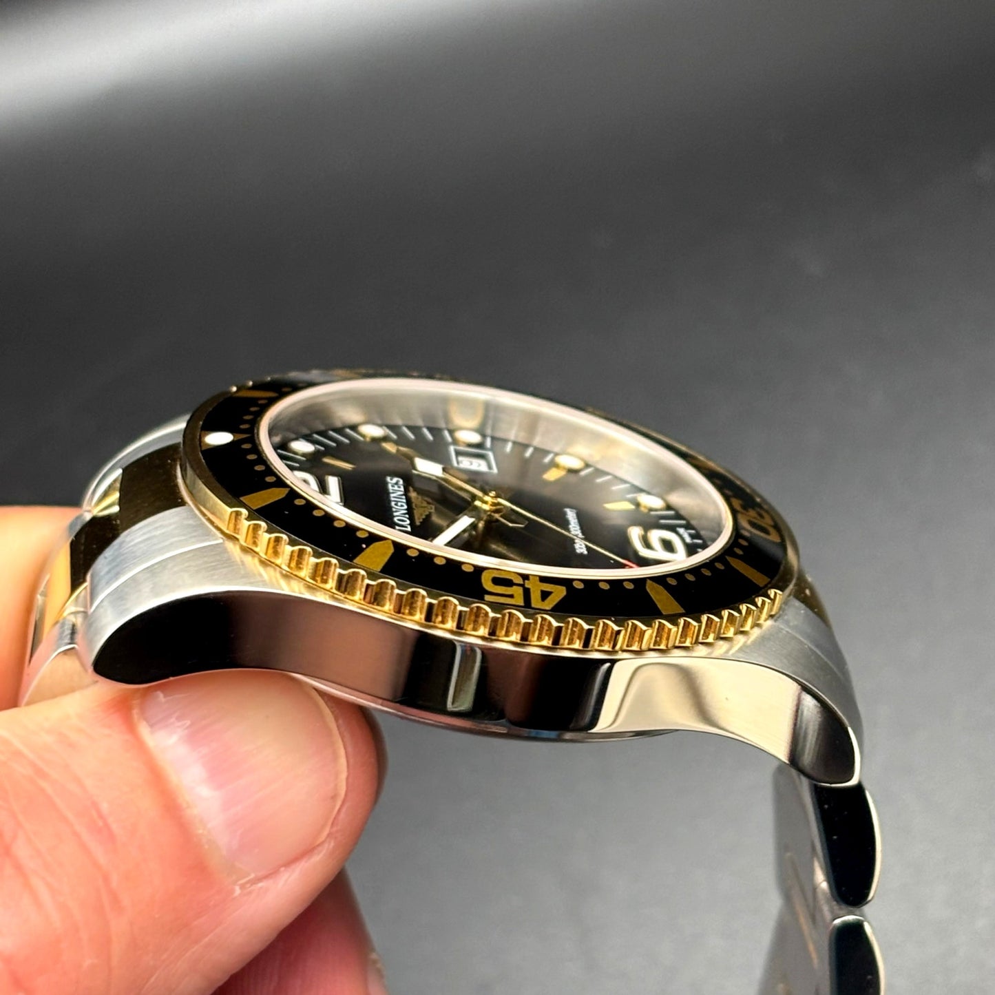 Longines HydroConquest L3.740.3.56.7  Mens 41mm Two-Tone Black Dial Diver Watch