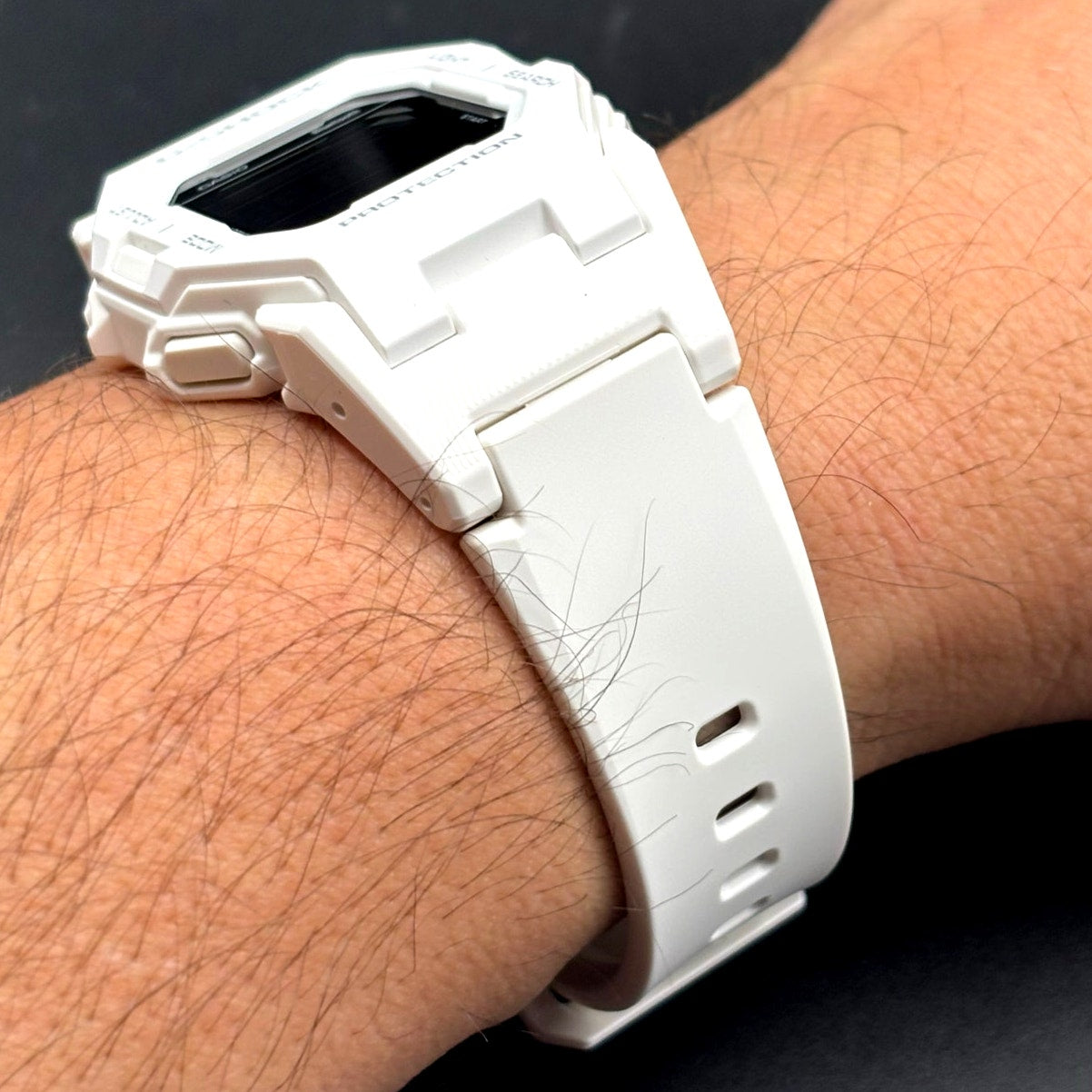 Casio G-Shock GD-B500-7CR Men’s White Bluetooth Link Digital Watch NIB