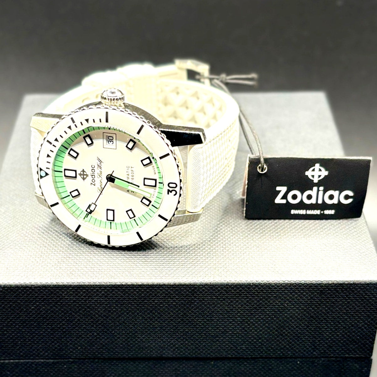 Zodiac Super Sea Wolf ZO9309 Automatic Compression Diver COSC Men”s Watch NIBWT