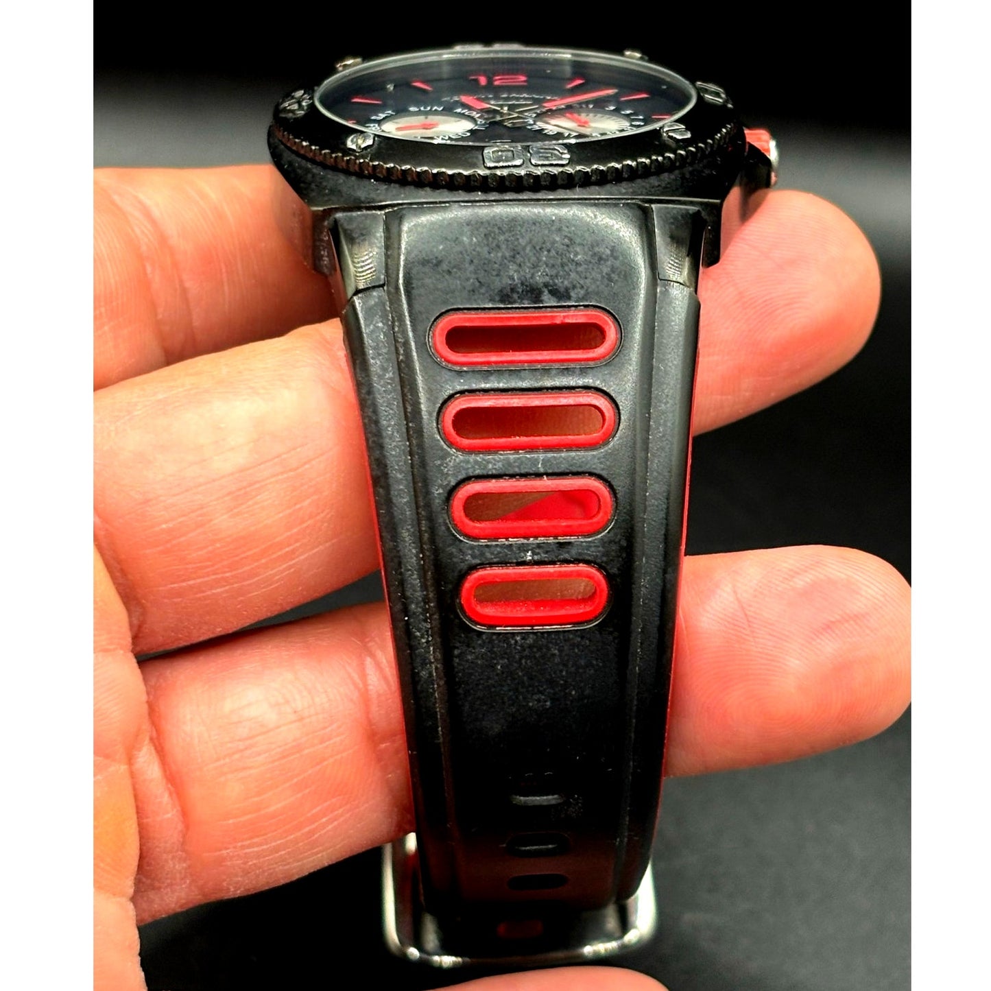 Tommy Bahama Relax TBRLX1033-A126 Reef Diver Black Red Silicone Men’s Watch