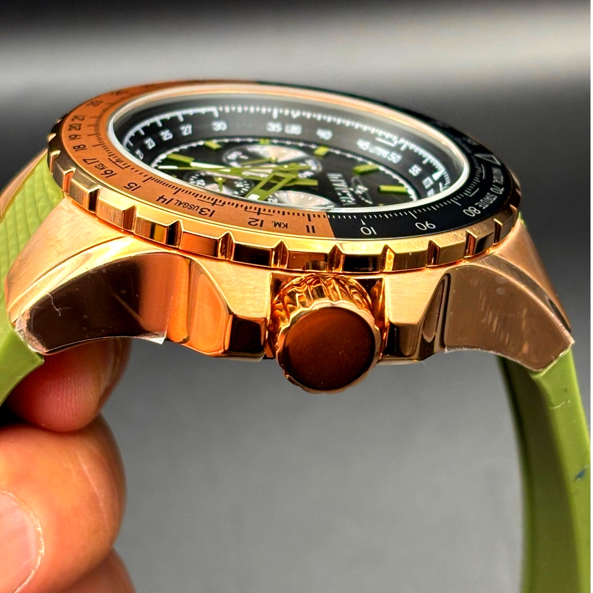 Invicta Aviator Skyshock 39311 50mm Men's Gold Green Silicone Strap Watch NIBWT