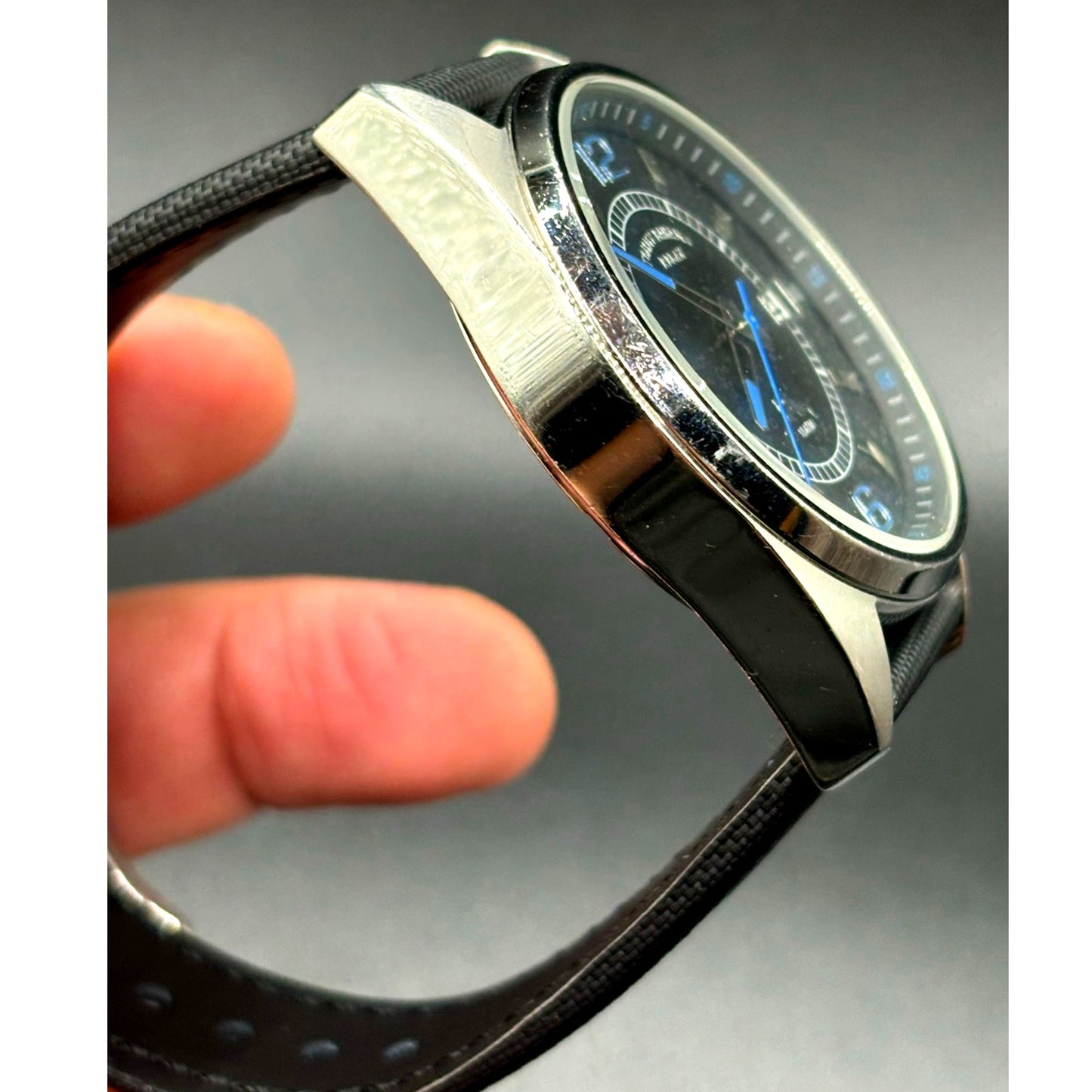 Tommy Bahama Relax RLX1107 Blue Black Dial Carbon Fiber Strap 43mm  Men's Watch