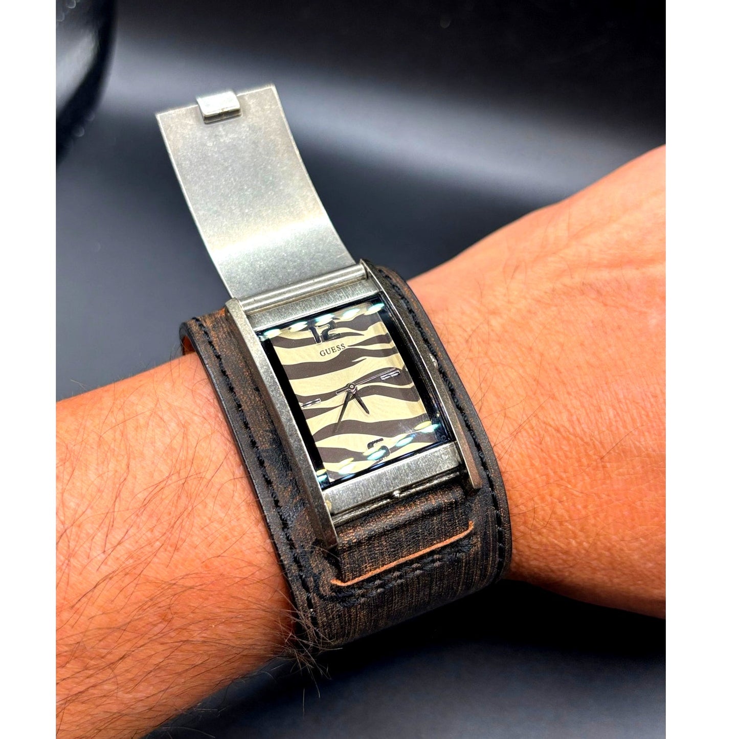 Vintage GUESS G55342L Armored Tiger Leather Cuff Flip Cover Y2K Watch