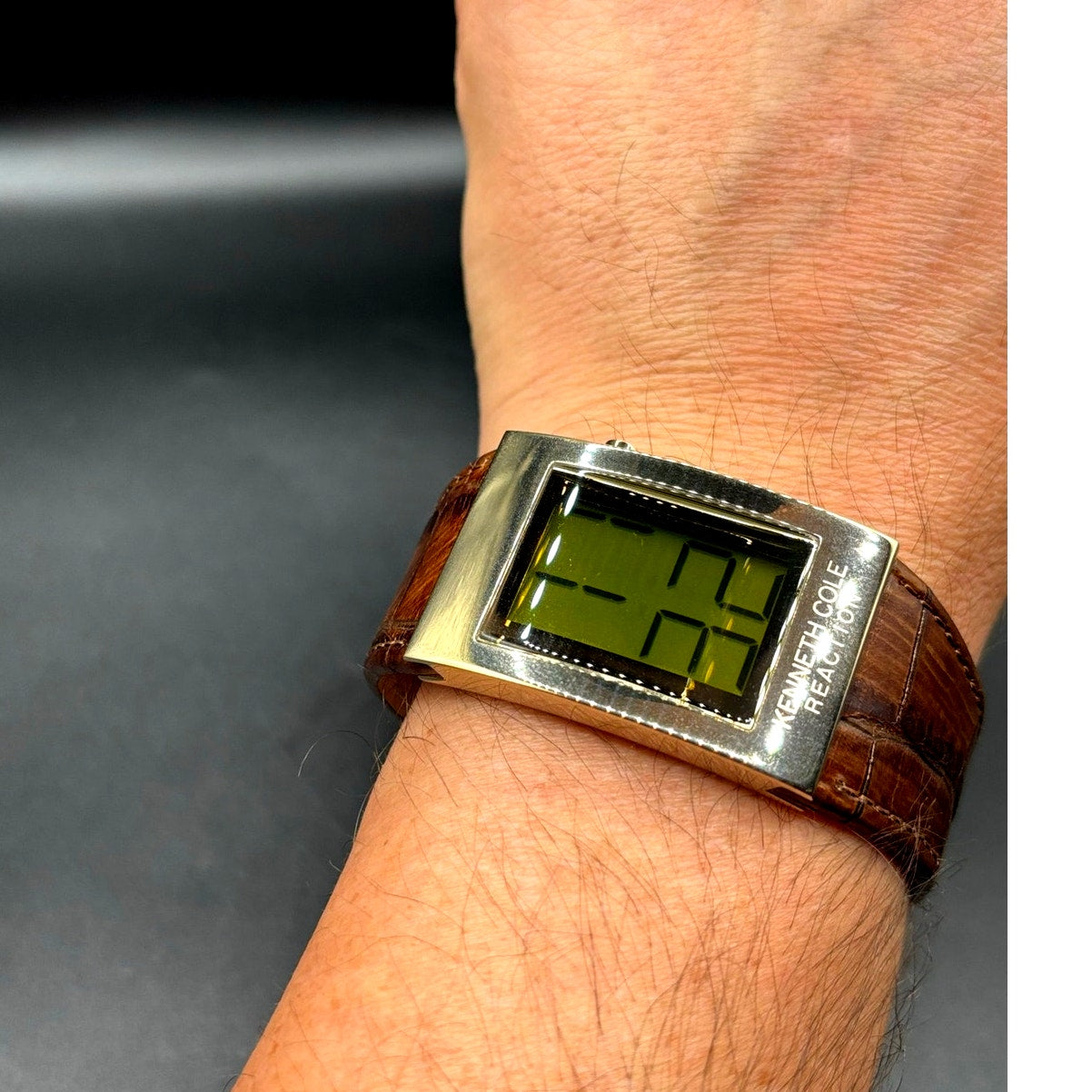 Kenneth Cole Reaction KC1398 Digital Gold Tone Brown Embossed Leather Watch Y2K