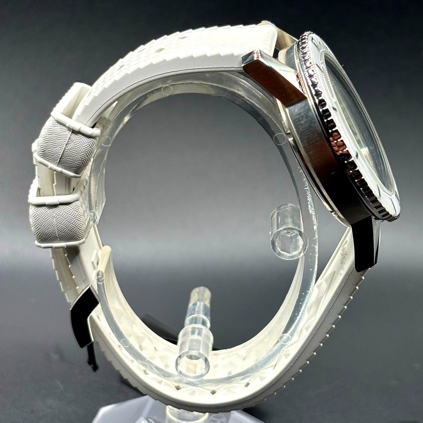 Zodiac Super Sea Wolf ZO9309 Automatic Compression Diver COSC Men”s Watch NIBWT