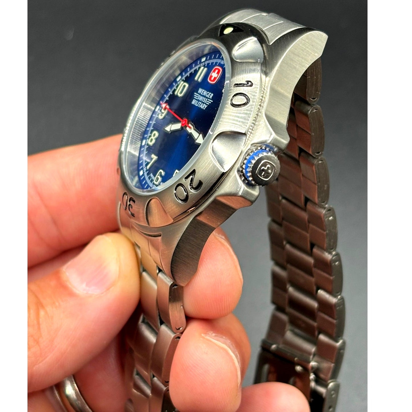 Wenger 79958 Swiss Military Blue Dial Stainless Steel 100M Men's Watch NOS