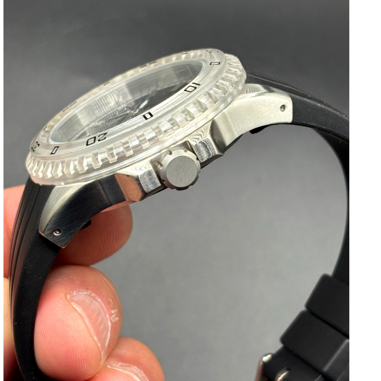 GUESS W85027G3 Men's Multifunction Clear Bezel Black Silicone Strap 44mm Watch