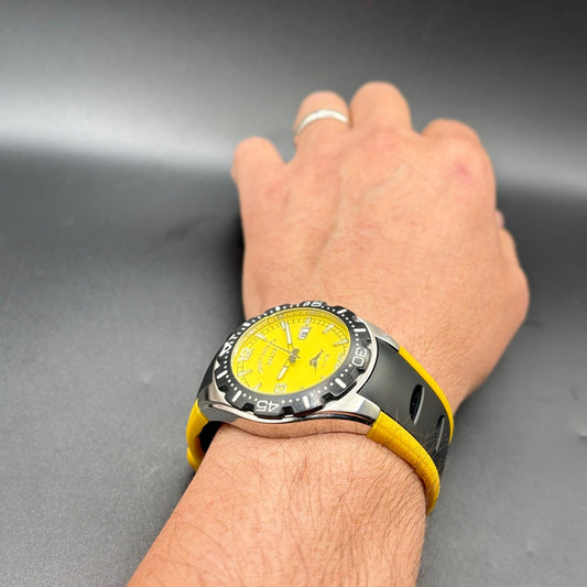 Tommy Bahama Relax RLX1000 Yellow Dial 43mm Diver Mens Watch 10ATM Beach Cruiser