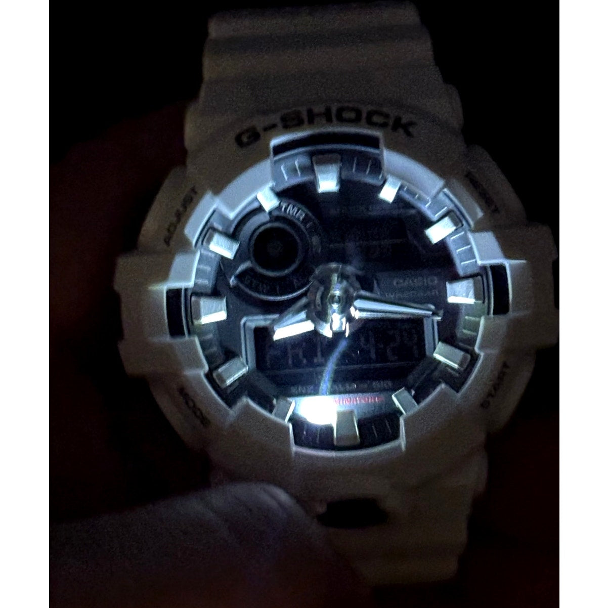 Casio G-Shock GA700-7A Men’s White Analog Digital 53mm Case 200M Watch NIBWT