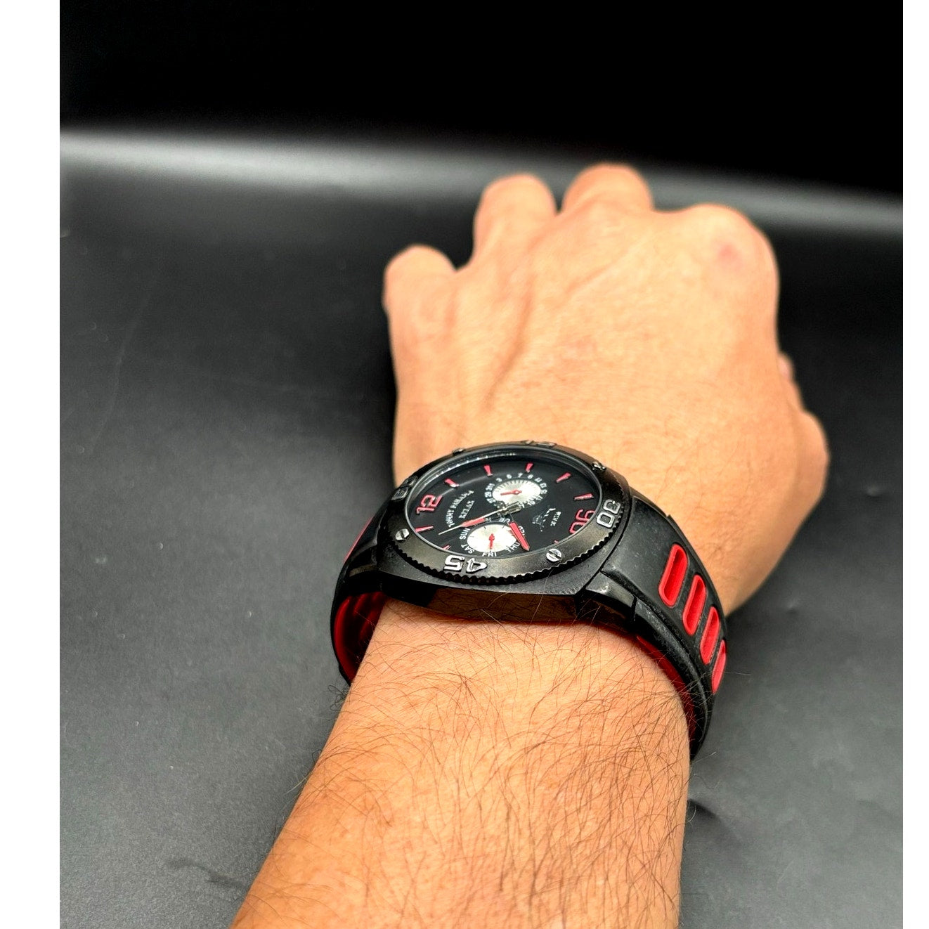Tommy Bahama Relax TBRLX1033-A126 Reef Diver Black Red Silicone Men’s Watch