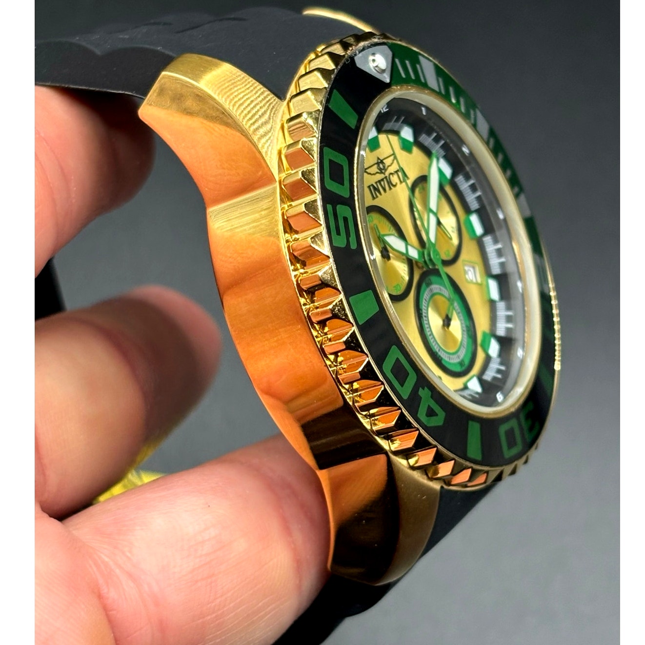 Invicta Sea Hunter 48987 Men’s 52mm Silicone Strap Gold Dive Watch NIBWT