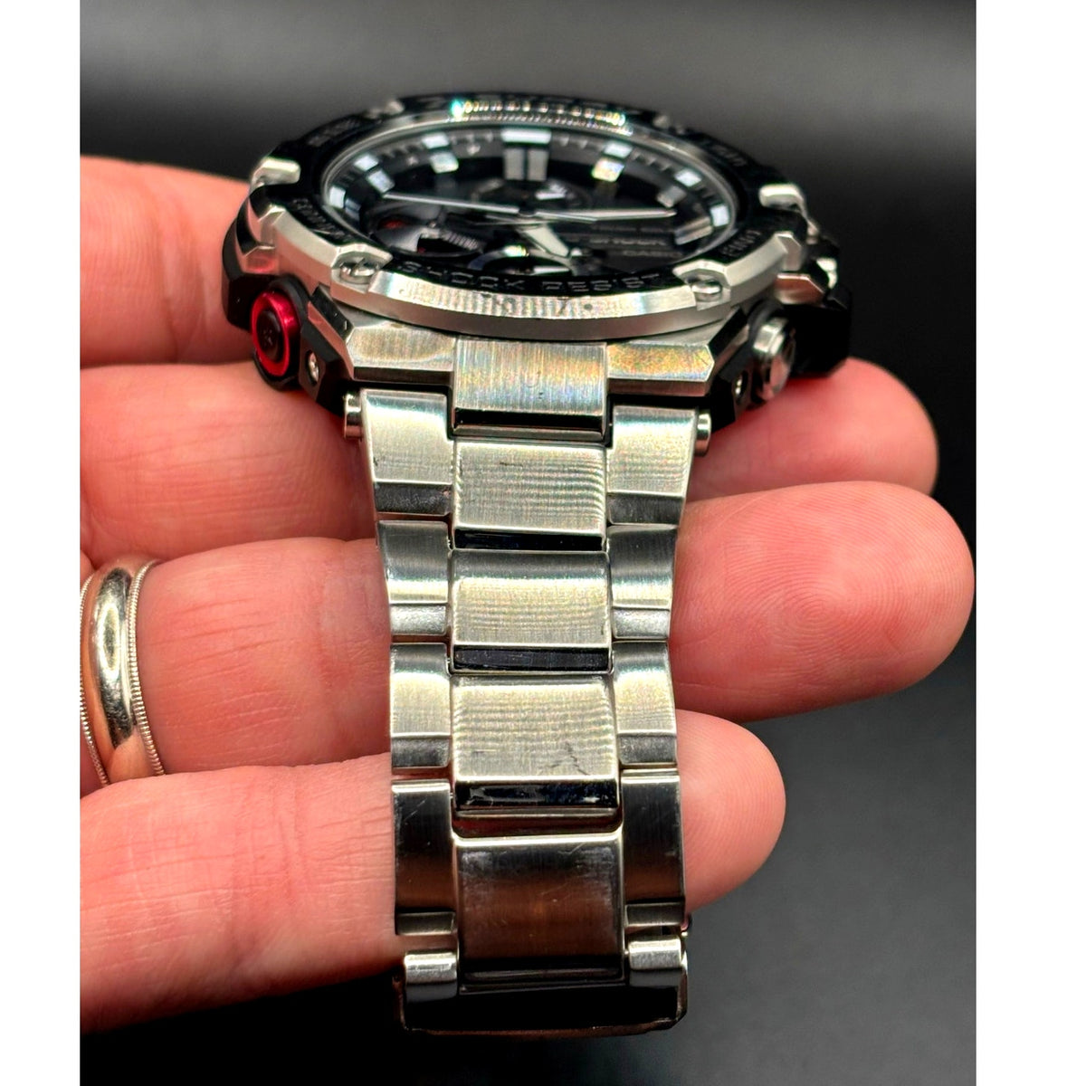 Casio G-Shock G-Steel GST-B100D-1A Tough Solar Bluetooth 200M Steel 53mm Watch