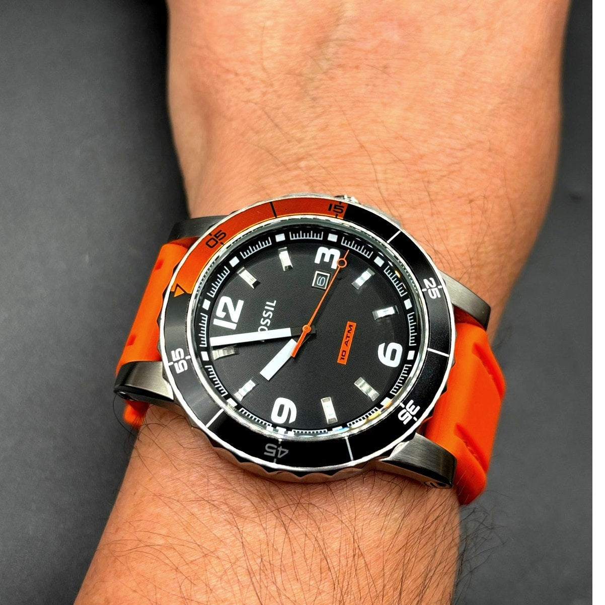 Fossil Sport AM4259 Dive Style Orange Silicone Strap Men’s Watch 46mm 10 ATM NIB