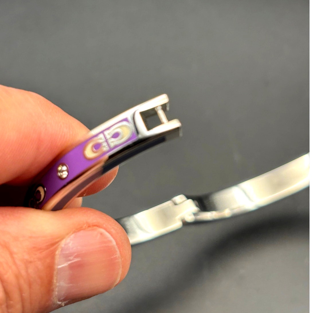 Coach CY053 Kissing Signature Enamel Hinged Bangle Purple and Blue Color NIBWT