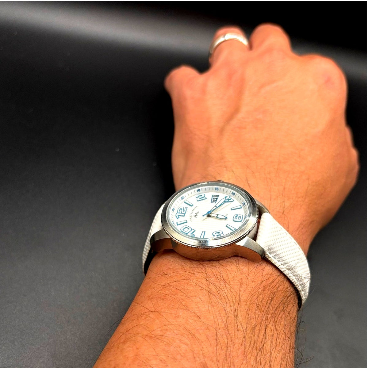 Tommy Bahama Relax RLX2017 Women’s 36mm White Blue Quartz Watch Full Set