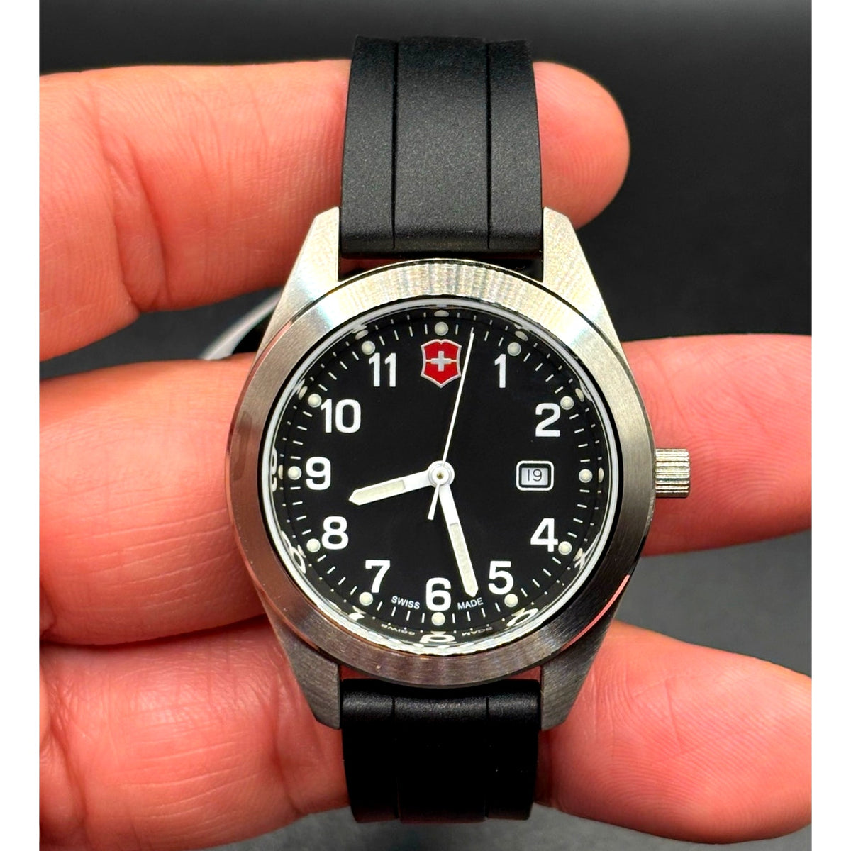 Victorinox Swiss Army Garrison 26033.CB Black 34mm Swiss Watch NWT Full Set