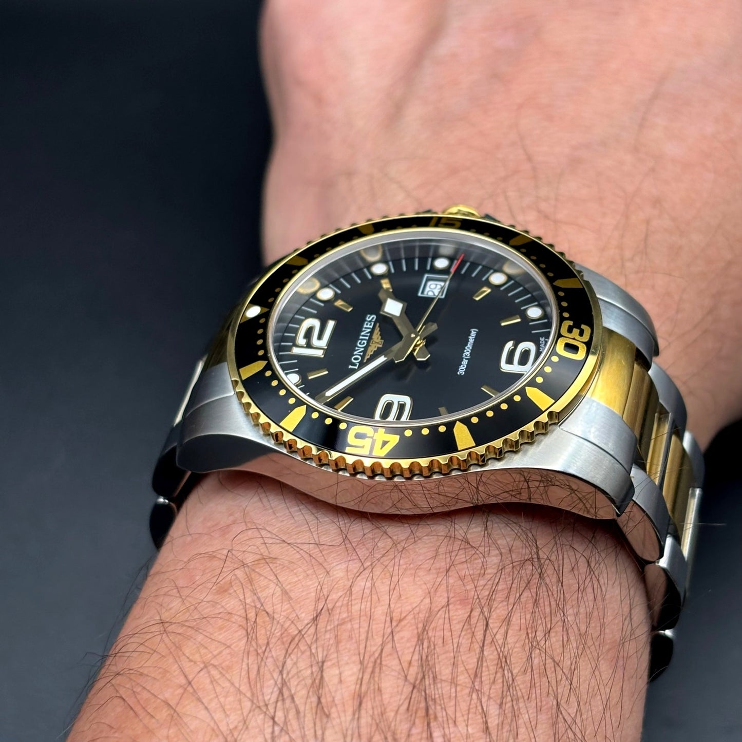 Longines HydroConquest L3.740.3.56.7  Mens 41mm Two-Tone Black Dial Diver Watch