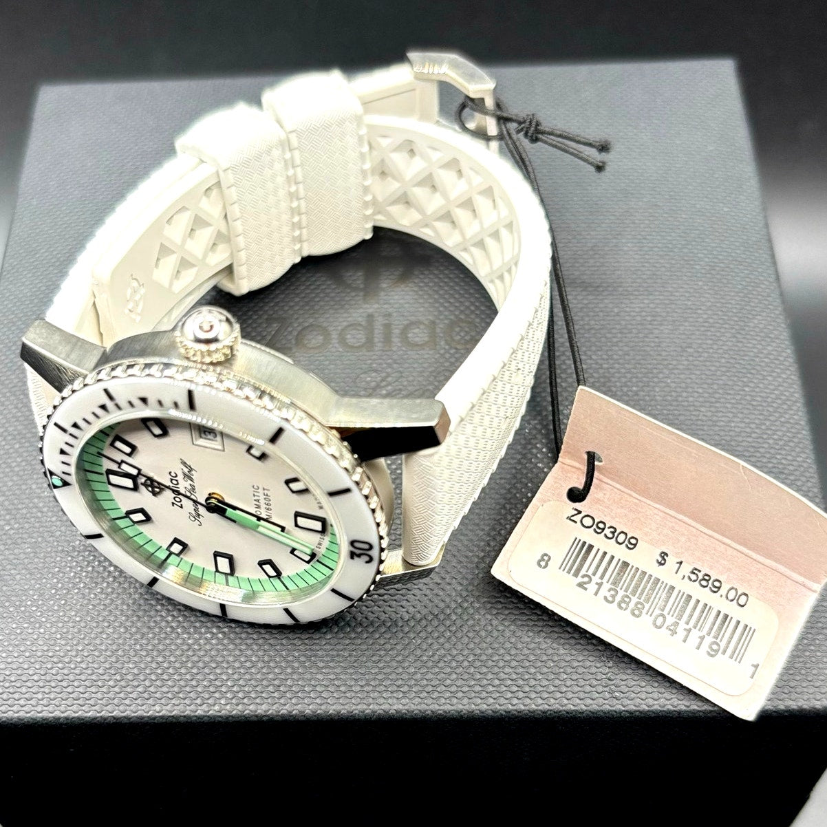 Zodiac Super Sea Wolf ZO9309 Automatic Compression Diver COSC Men”s Watch NIBWT